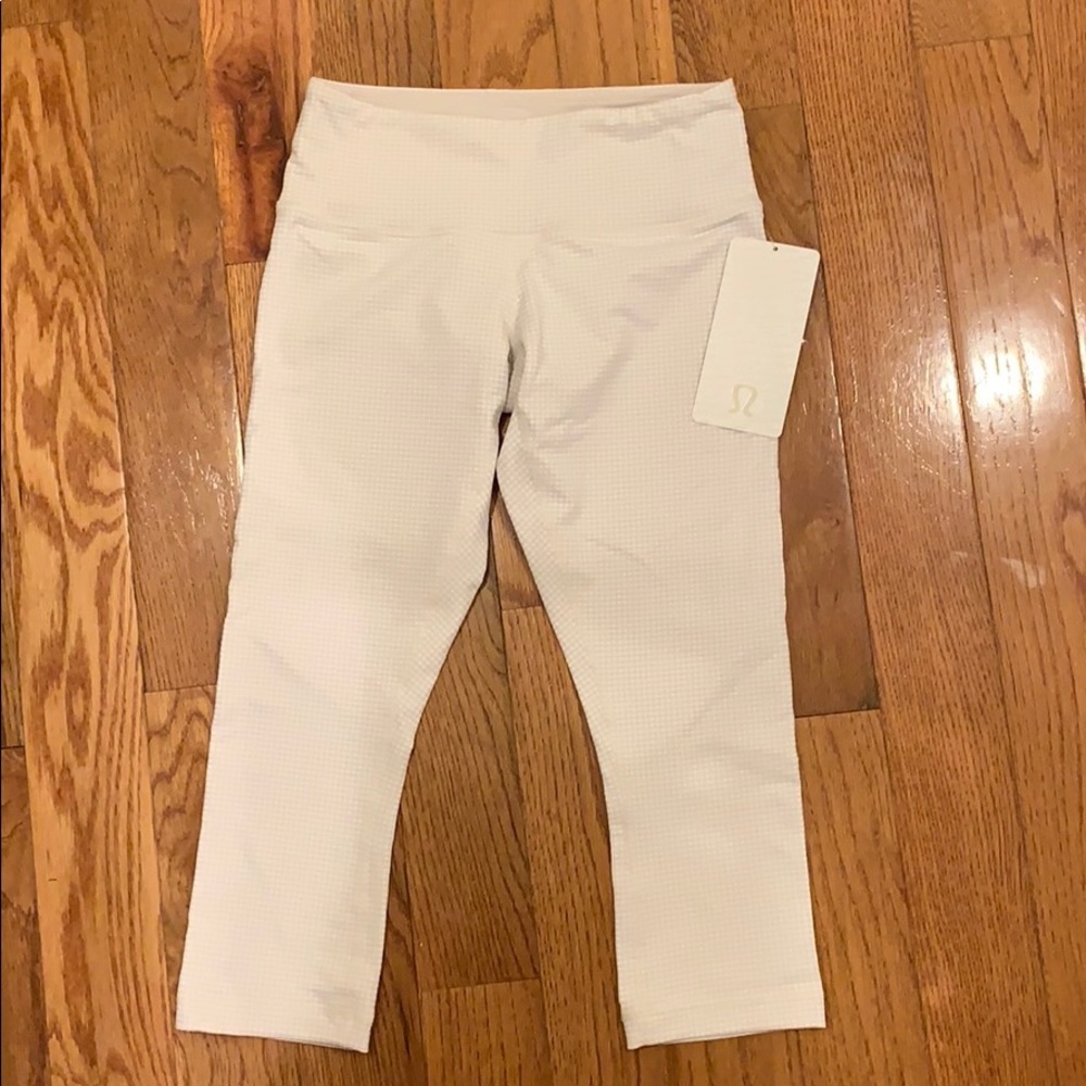 Lululemon Wunder Under Crop Pants Size 4 NWT